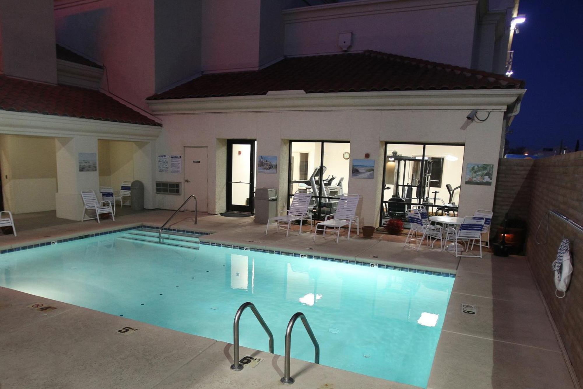 Gateway Studio Suites Сиера Виста Екстериор снимка